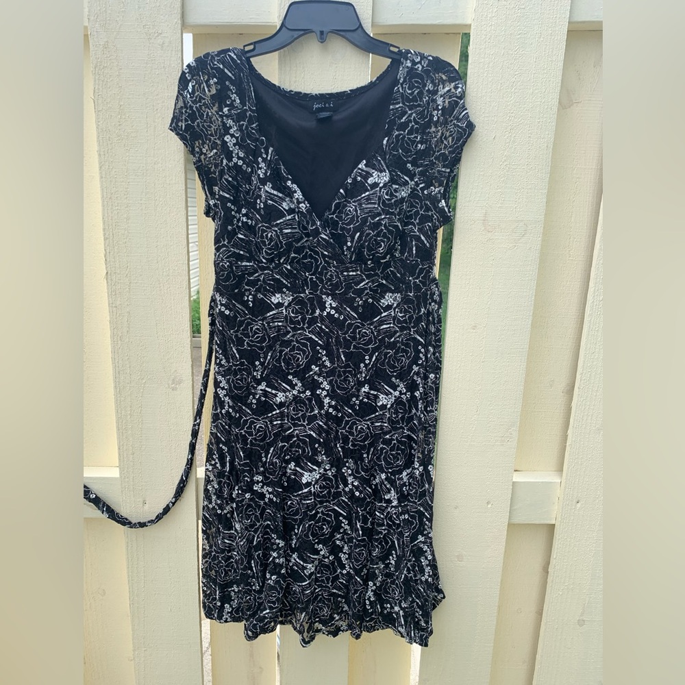 Joei & i knit lace dress. Size L